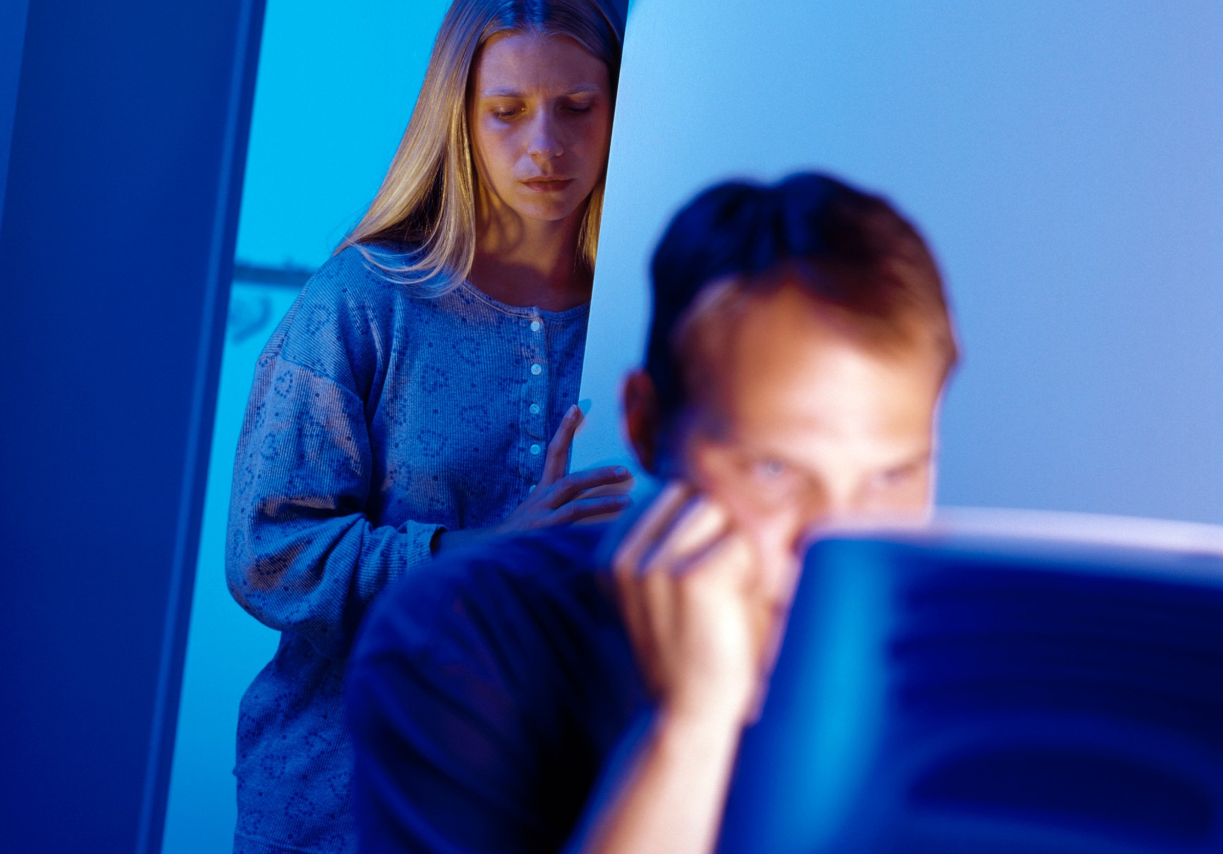 Illustration d'une relation de couple affectée par un usage numérique difficile à maîtriser